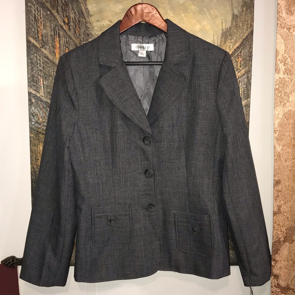 Woman’s jacket - Picture 2 of 8
